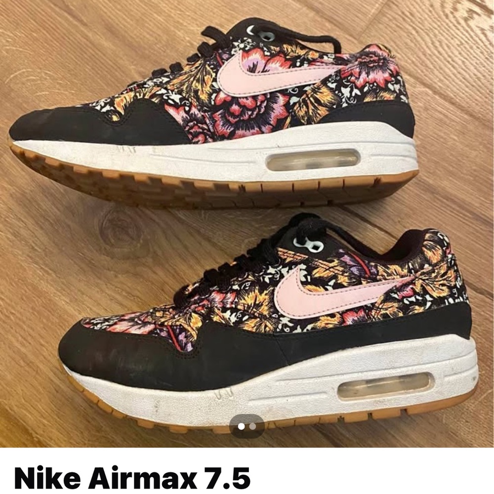 Nike Air Max Black and Pink Floral Sneakers